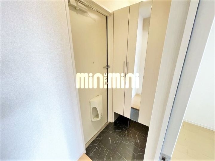 COMODO楠IIIの玄関