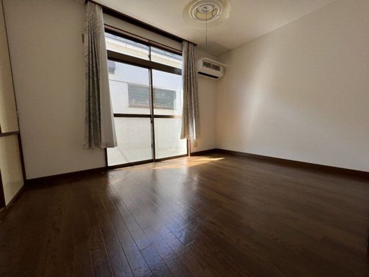 シャトーフェニックスの居間