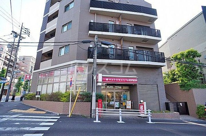 シャトーフェニックスの周辺