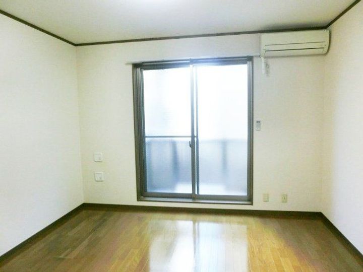 アムール千代田の居間