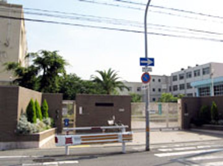 FIVE TWOの周辺
