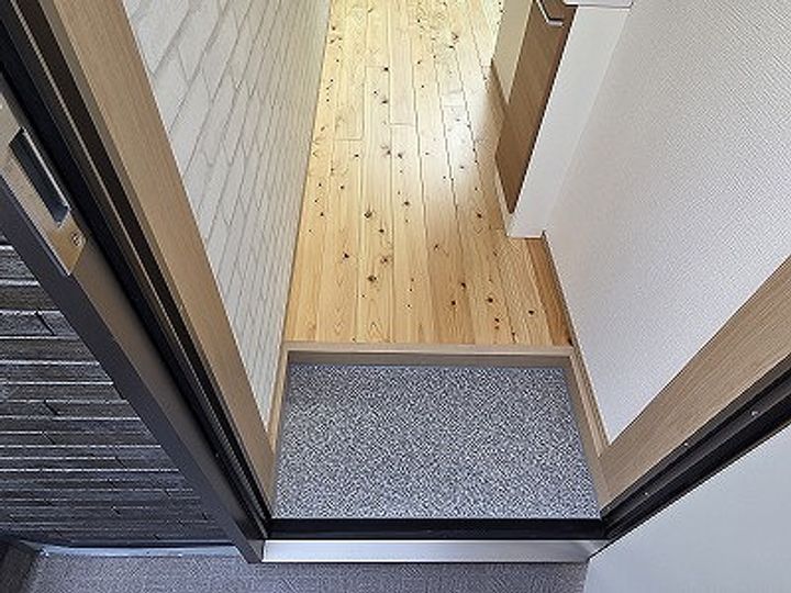 MH MAISON高田馬場の玄関