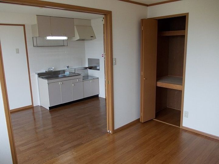 ユートピアIIの内装