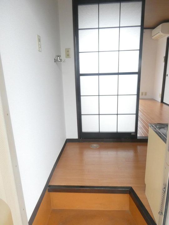 コーポポニーの玄関