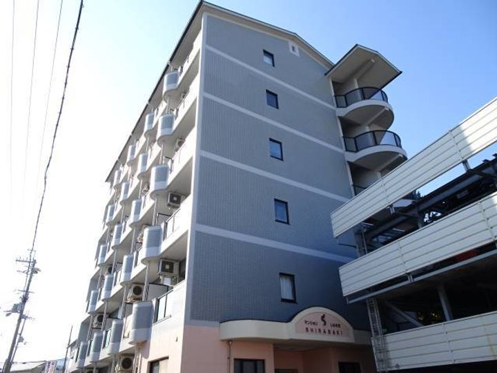 マンション白崎の外観