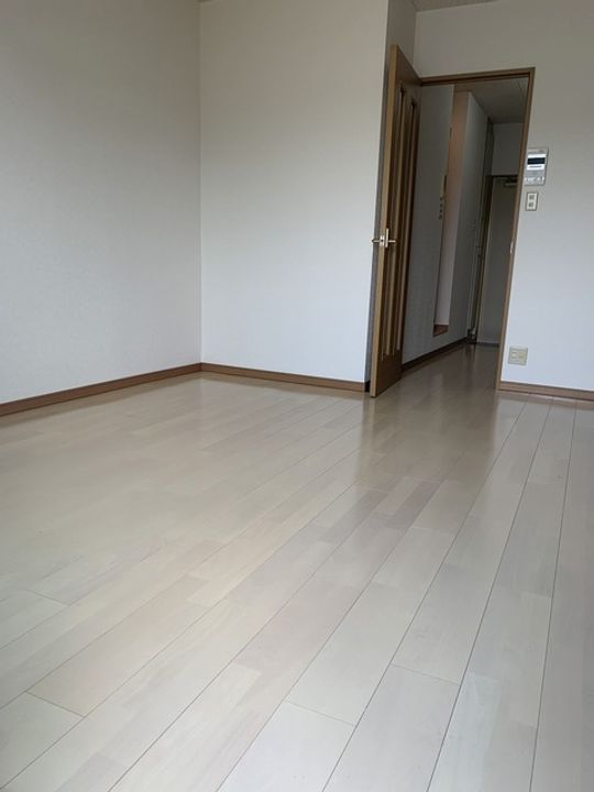 ロイヤルコート天美南の居間