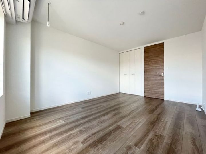 カスタリア旗の台のその他画像