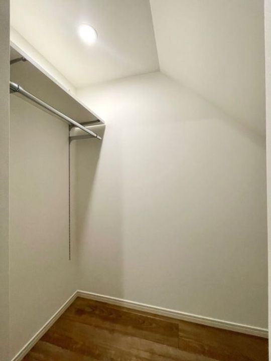 カスタリア旗の台の内装