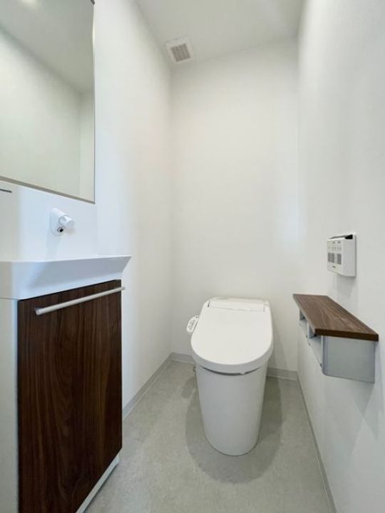 カスタリア旗の台の内装