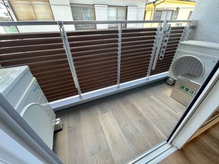 カスタリア旗の台の内装