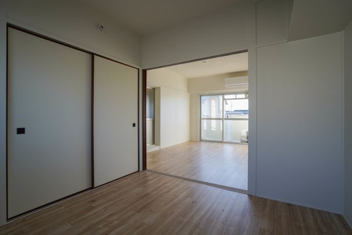 ビレッジハウス万富 1号棟の居間
