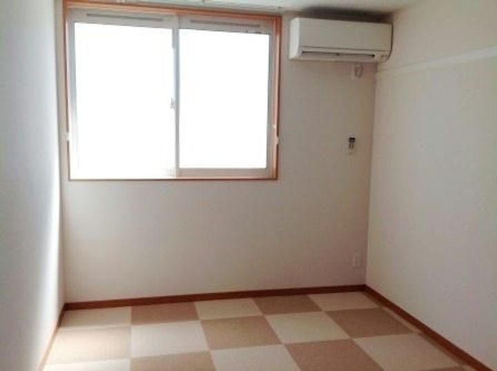 レオパレス高伸の居間