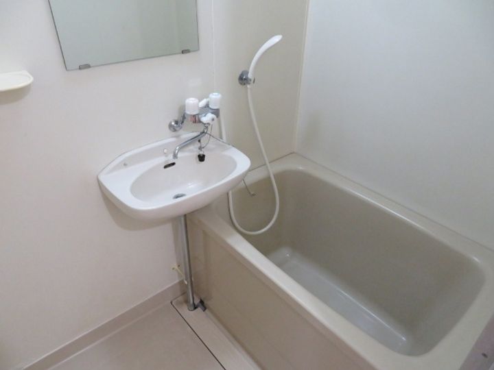 ニュータウン奥村 Cの風呂