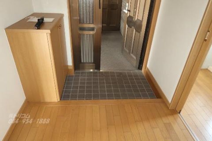 エトワール東手城の玄関