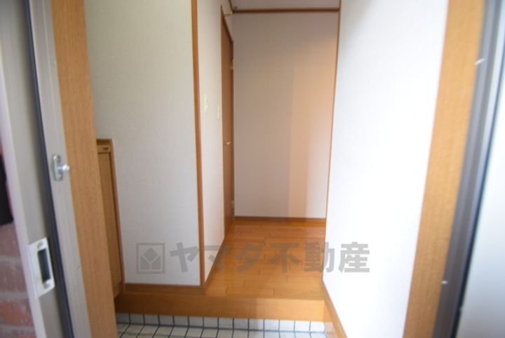 パールハイツFM Cの玄関