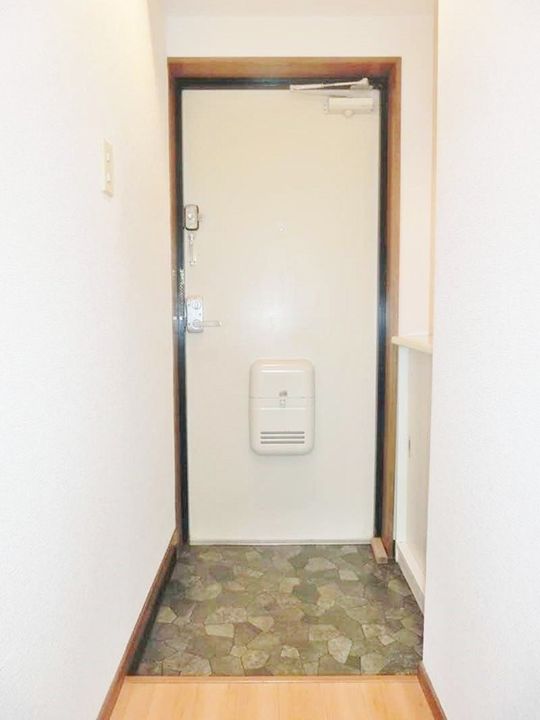 クラルテ大森本町の玄関