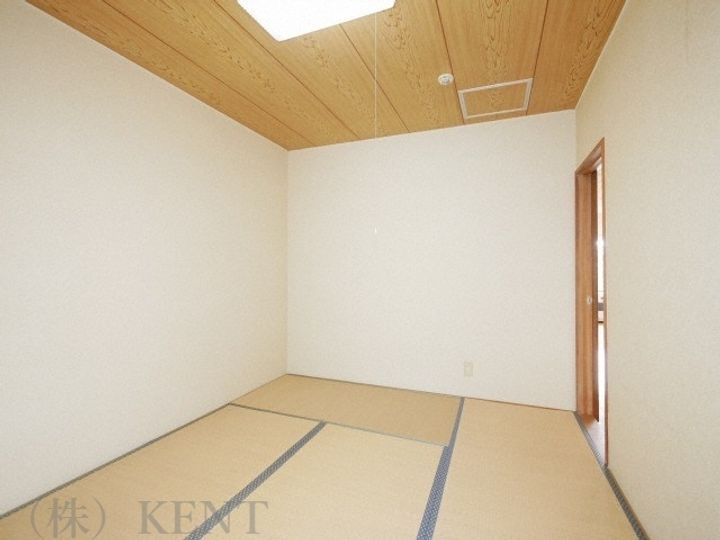 ハウス八軒の内装