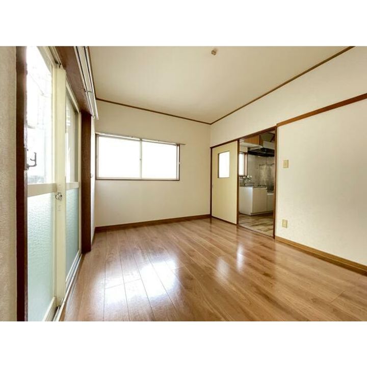 神奈川県厚木市温水西1(アパート)の賃貸物件の居間