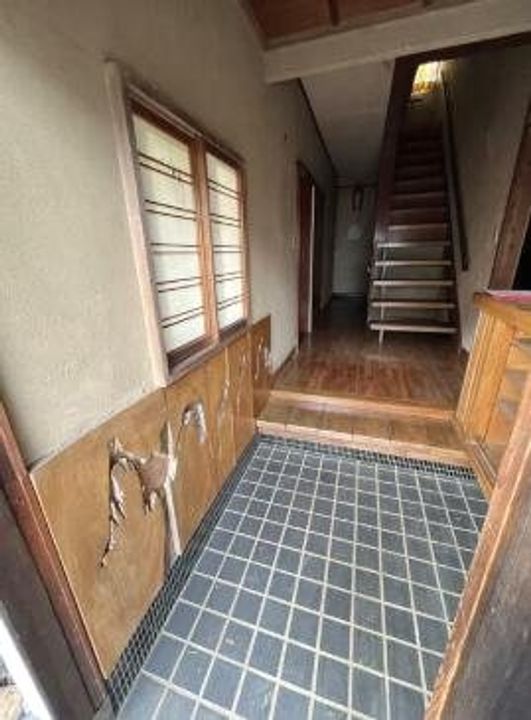 山梨県甲府市湯村3(一戸建)の賃貸物件の玄関