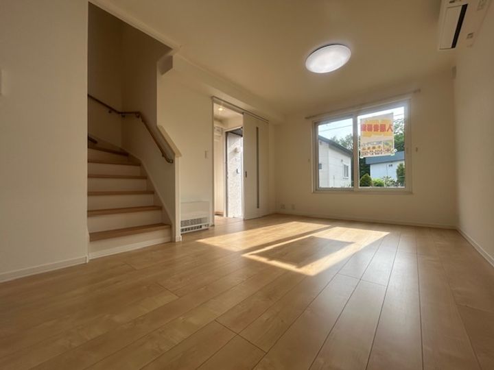 北海道千歳市大和2(一戸建)の賃貸物件の居間