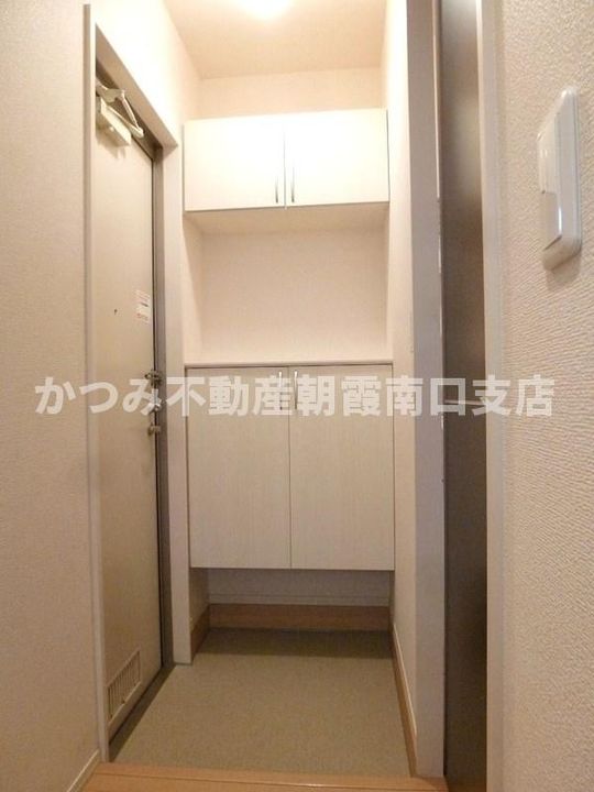 リヴェールガーデン(D-ROOM)の玄関