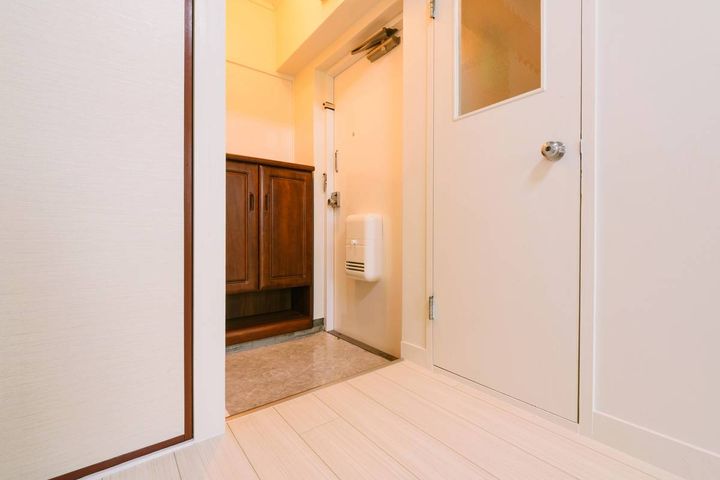 ビレッジハウス十王堂2号棟の玄関