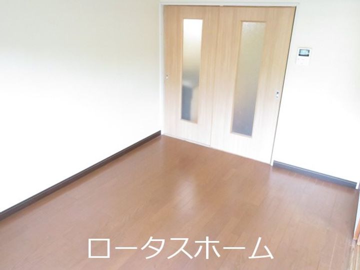 シティハイム国分の居間