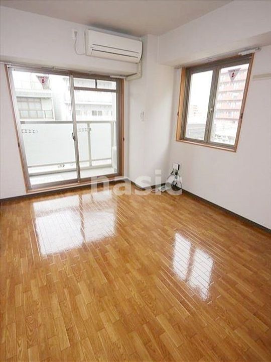 Avenir朱雀の居間