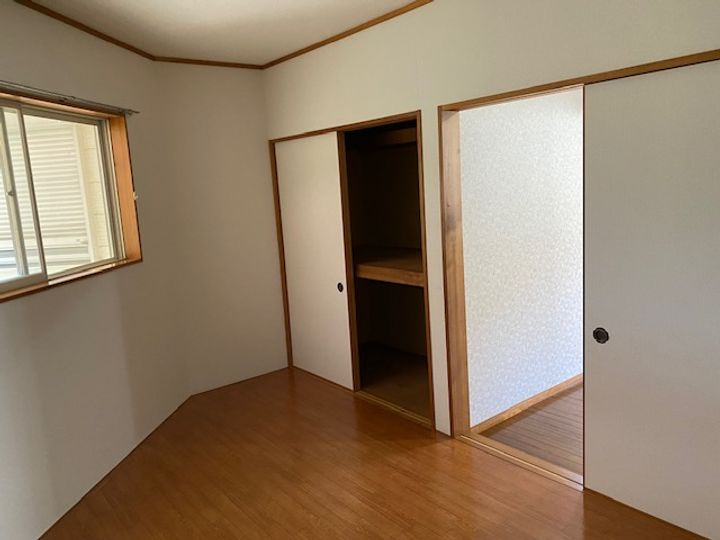 サンハルク一色の内装