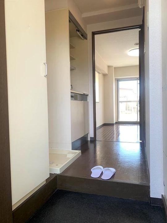 アゼリアコート福沢の玄関