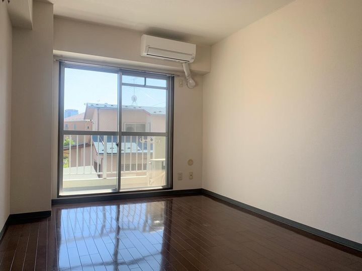 アゼリアコート福沢の居間