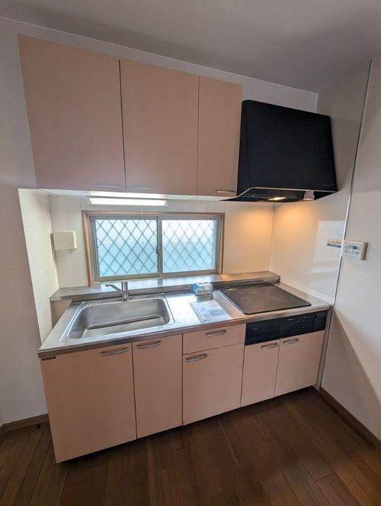 静岡県浜松市中央区鹿谷町(マンション)の賃貸物件のキッチン