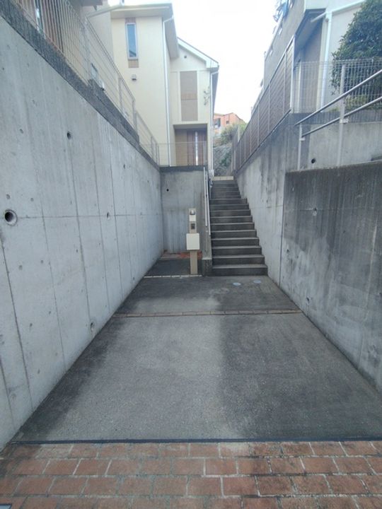 神奈川県川崎市麻生区東百合丘1(一戸建)の賃貸物件の地図