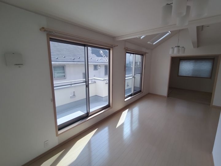 神奈川県川崎市麻生区東百合丘1(一戸建)の賃貸物件の居間
