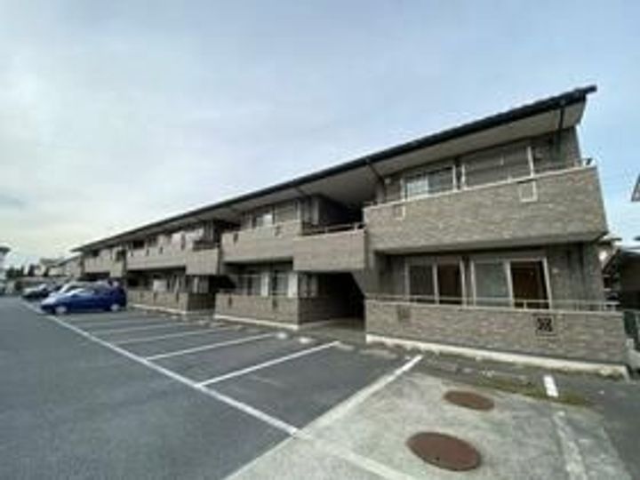 秋山ハイツ鴻巣の外観