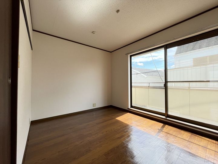 グリーンヒルズ南大泉Cの居間