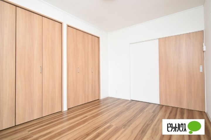 小野里マンションの居間