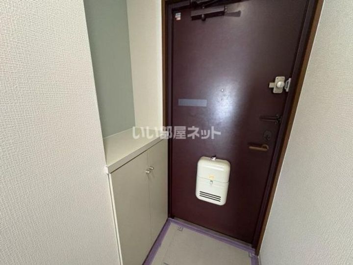 兵庫県明石市松の内2(マンション)の賃貸物件の玄関