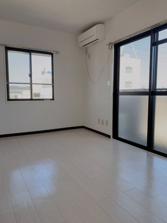 アーバンコート藤枝駅前の居間