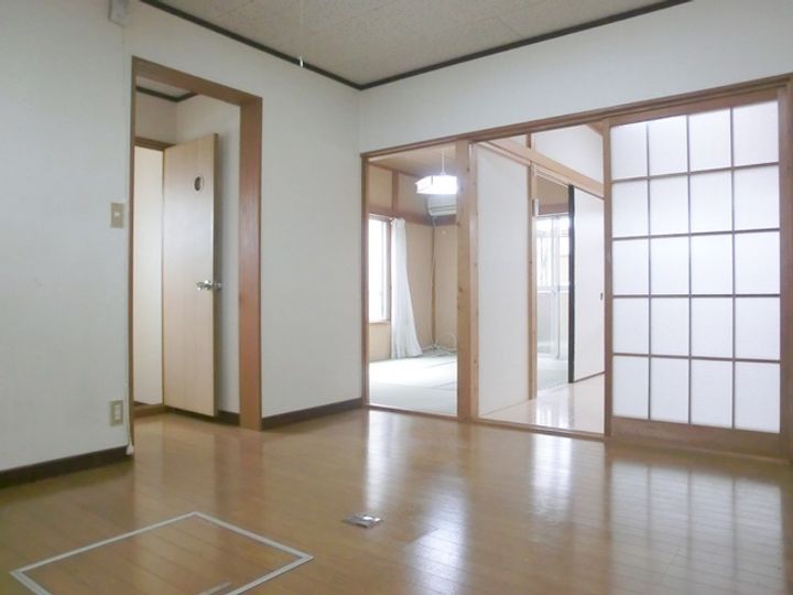 コーポスズキの居間