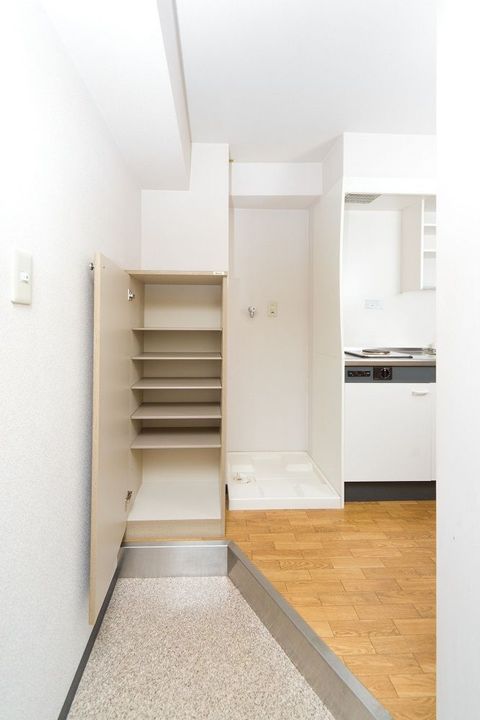 HGY富小路の玄関