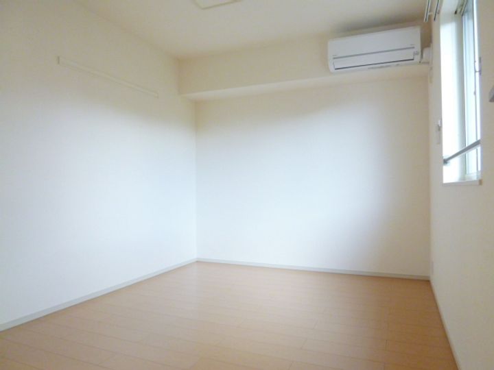 エレガンス松並の内装