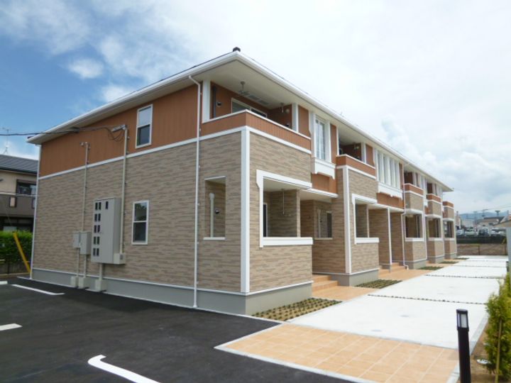 エレガンス松並の外観