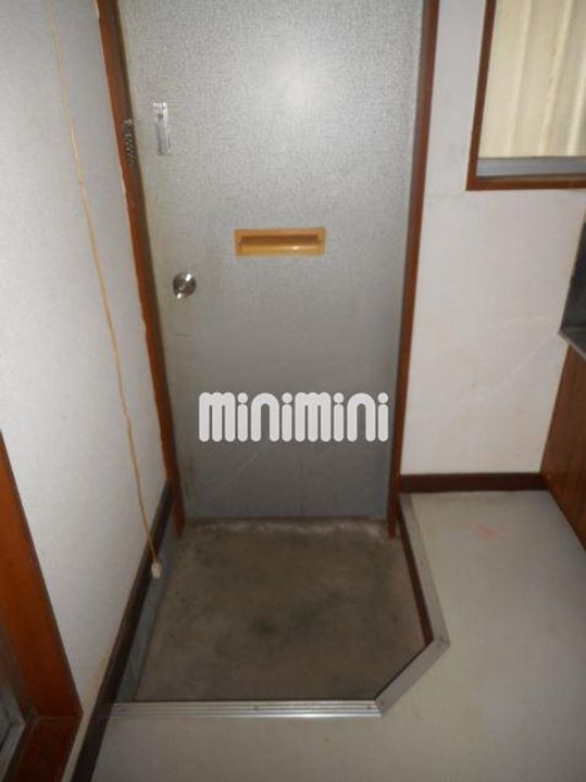 田口ホームの玄関