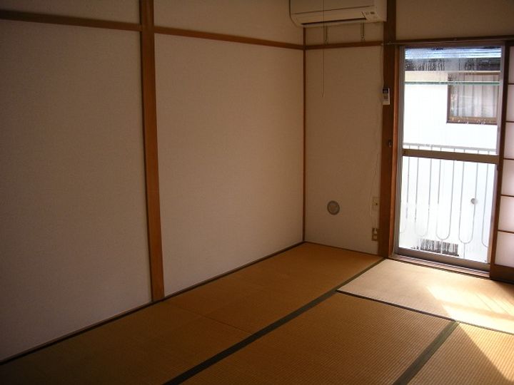 たむら荘の居間