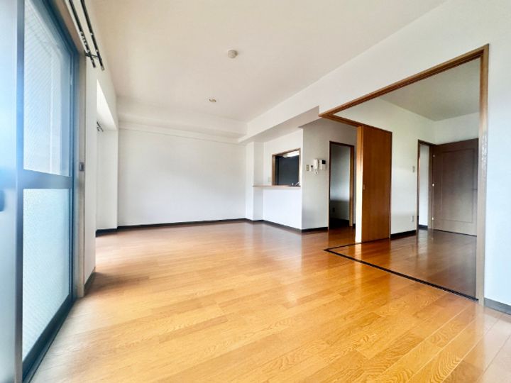 プレシャスコートの居間