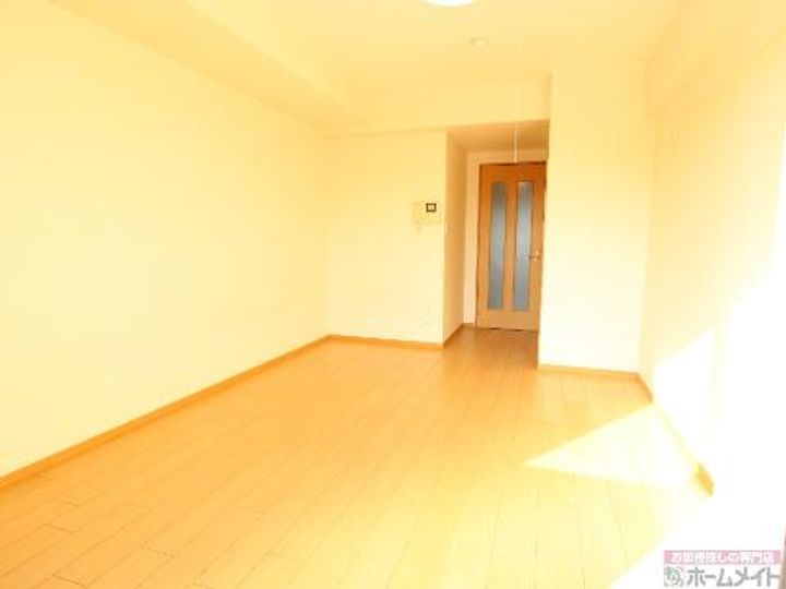 プラウドコートの居間