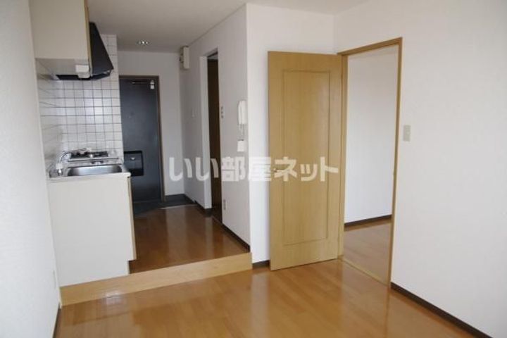 セイントワークスの居間