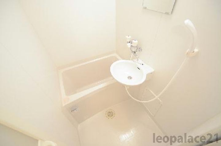 レオパレスグレイス蓮花寺の風呂