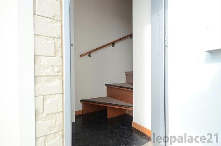 レオパレスグレイス蓮花寺の玄関